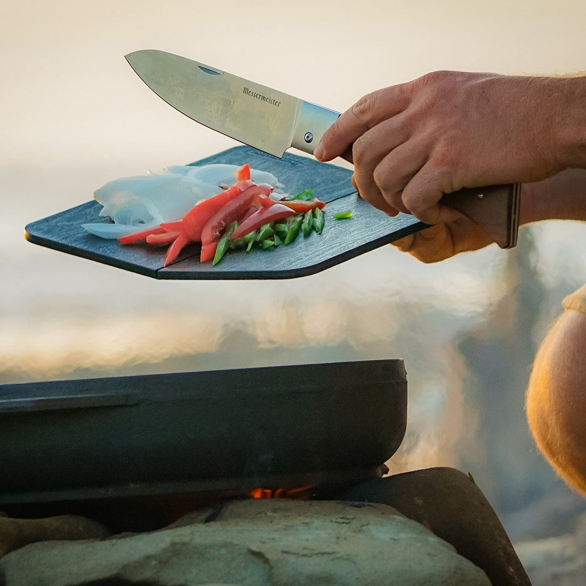 ADVENTURE CHEF FOLDING FAUX WOOD CUTTING BOARD